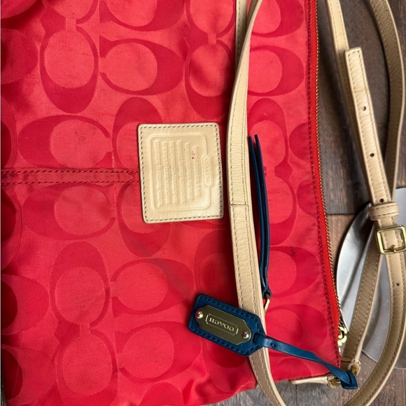 Coach Legacy Weekend Colorblock Signature Nylon Hippie Swing Bag Christmas Red - Picture 14 of 16